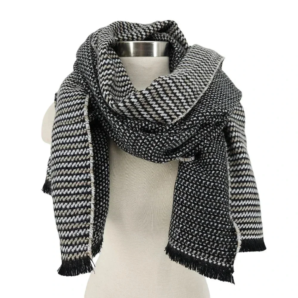 GAP Oversized Wrap Scarf Rectangle Black Cozy Chevron Knit Fringe Hem